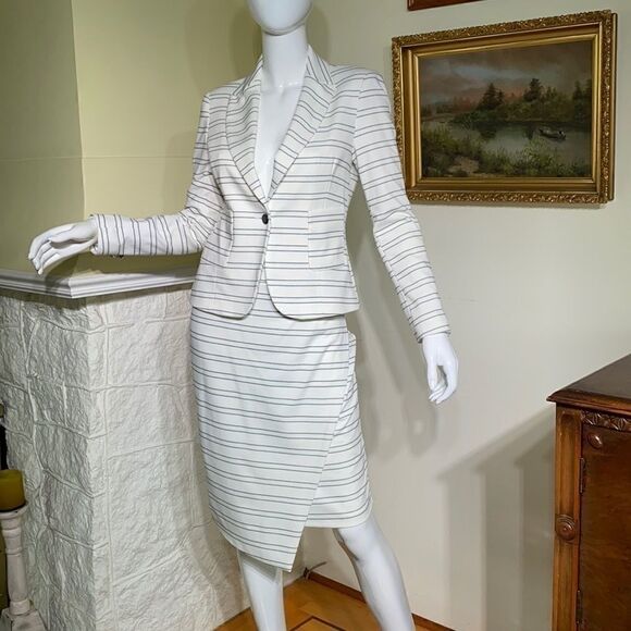 Jules & Leopold Two-Piece Skirt & Jacket Set - Picture 2 of 13